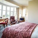 Westergate House 4*