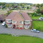 Westergate House Bed & Breakfast 4*